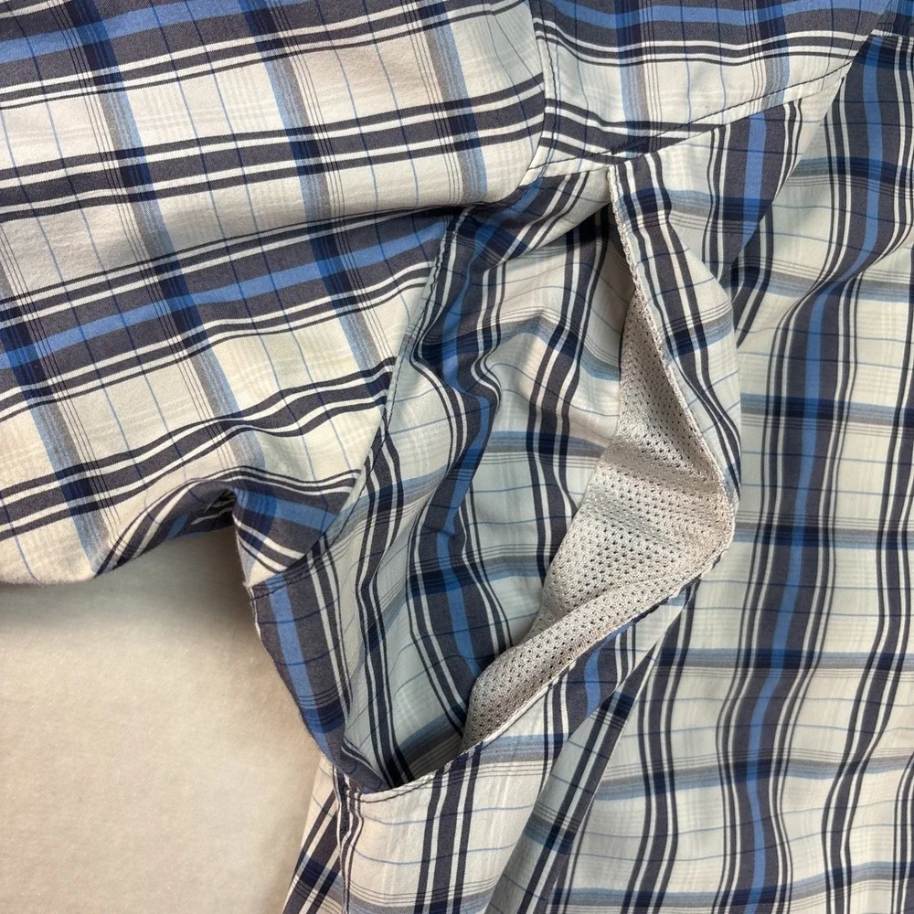 The North Face‎ Breathable Button Up Short Sleeve Shirt Blue And White- Large